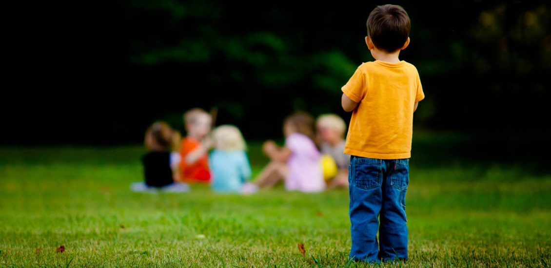 ۶ رفتار غلط که اعتماد به نفس کودکان را خدشه دار می‌کند